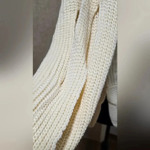 Sweater, soft material #270-274 - Picture 13 of 14